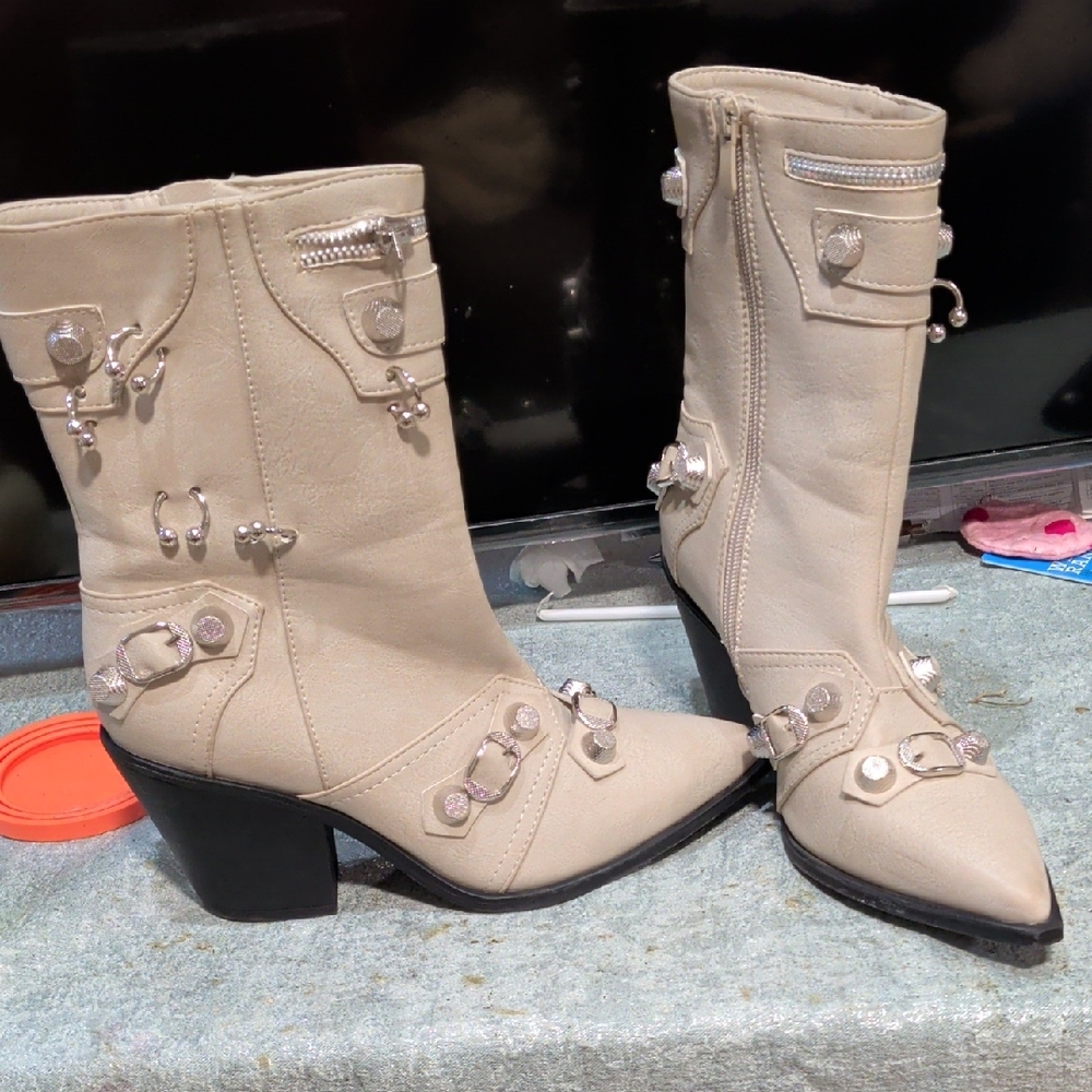 Custom Heel Boots Beige Color